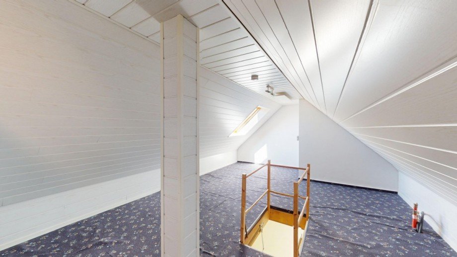 B�hne - Raum 1 Dachgeschosswohnung Erligheim