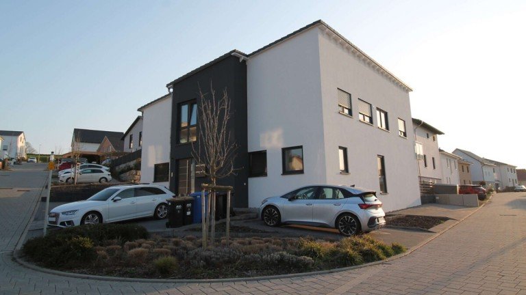 Exterieur Pfaffenhofen Dachgeschosswohnung *** Lichtdurchflutete Dachgeschosswohnung ohne Schr�gen - modern, ruhig, energieeffizient ***