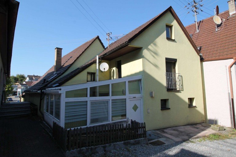 Au�enansicht Cleebronn Einfamilienhaus *** Einfamilienhaus mit Wintergarten zentral in Cleebronn ***