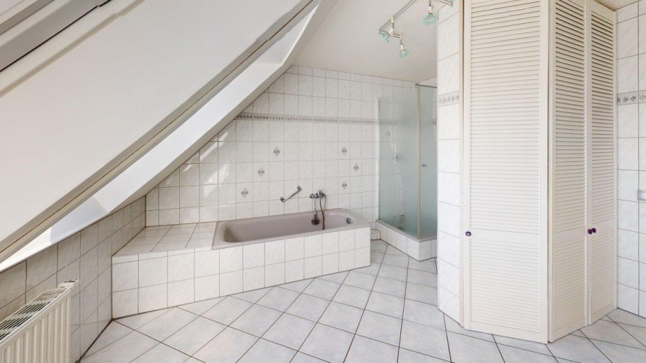 Bad Dachgeschosswohnung Erligheim