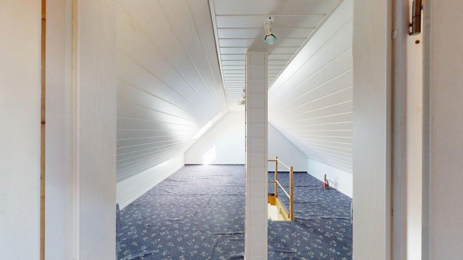 B�hne - Raum 1 Dachgeschosswohnung Erligheim