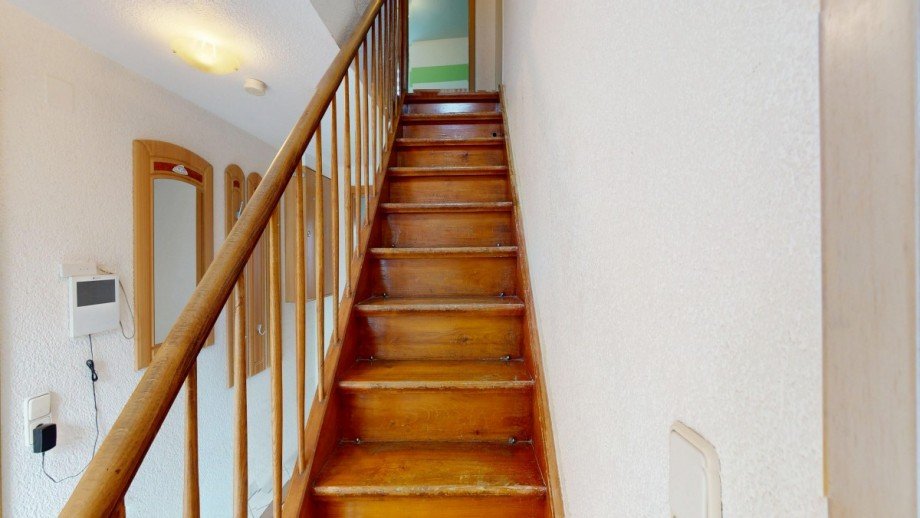 Holztreppe ins DG Einfamilienhaus Brackenheim