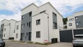 Hauptbild *** Modern wohnen in Maulbronn - stilvolle Doppelhaushälfte mit Garage, Garten & Dachterrasse ***